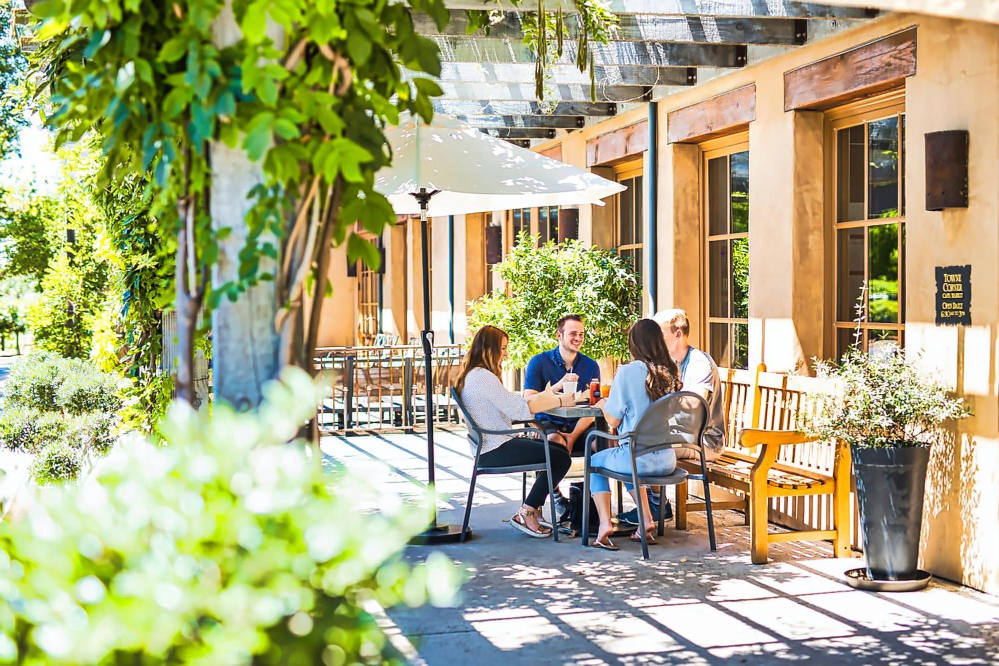 Wine & Roses Hotel Restaurant Spa Lodi Bagian luar foto